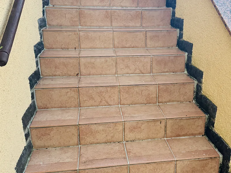 Treppe nach der Reinigung