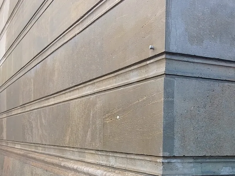 Frankfurter Tor nach der Graffitientfernung